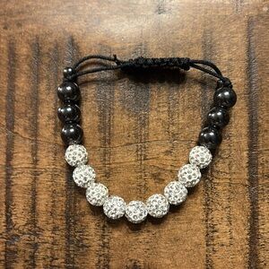 Like New beaded pull bracelet